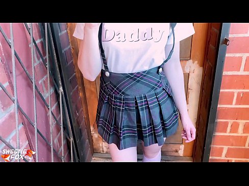 ❤️ 여학생은 그녀의 거시기를 깊이 빨고 수업 대신 성교합니다. ️ 포르노 ko.teatroporno.ru에서 ﹏